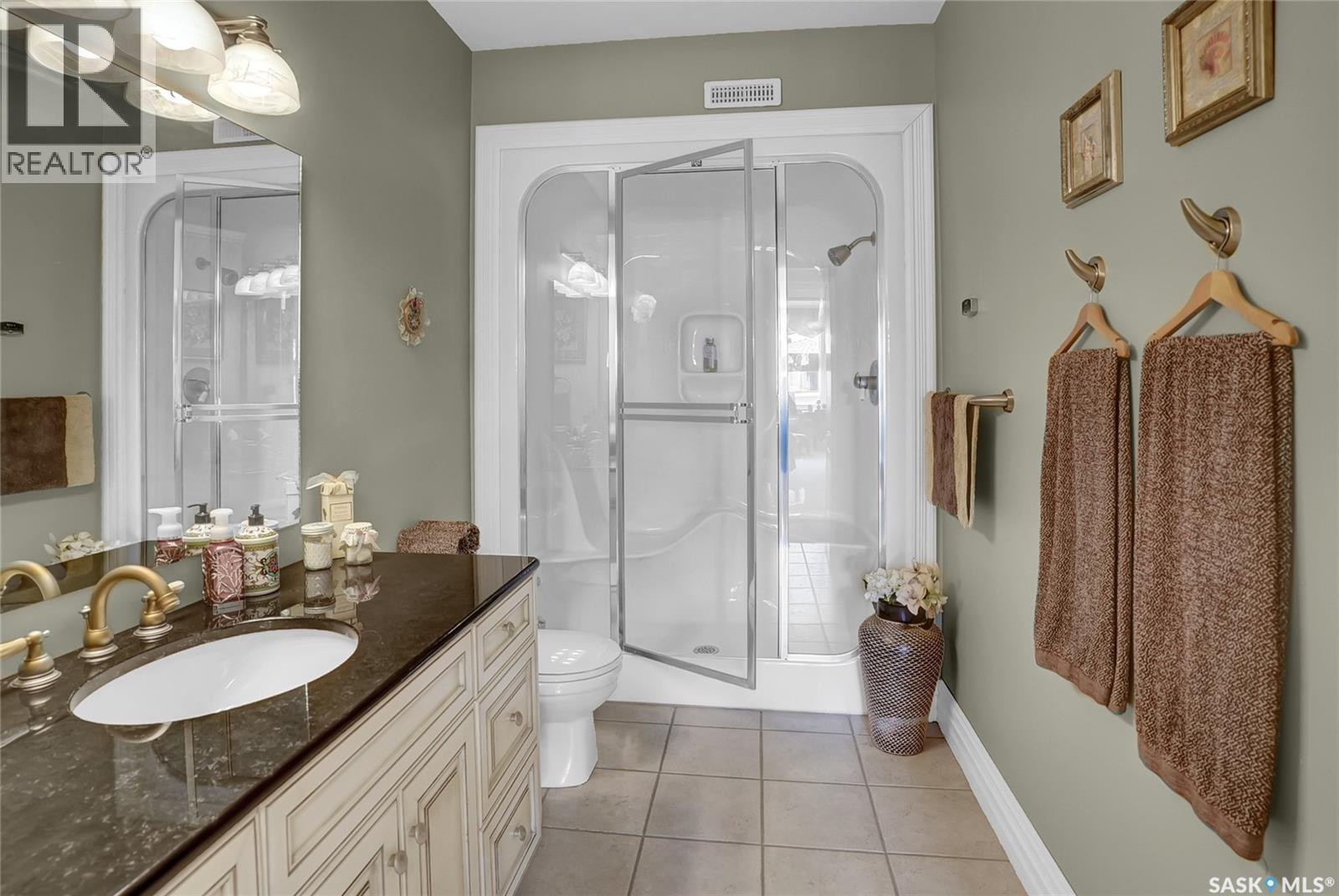 1453 Normandy Drive, Moose Jaw, SK - Indoor Photo Showing Bathroom