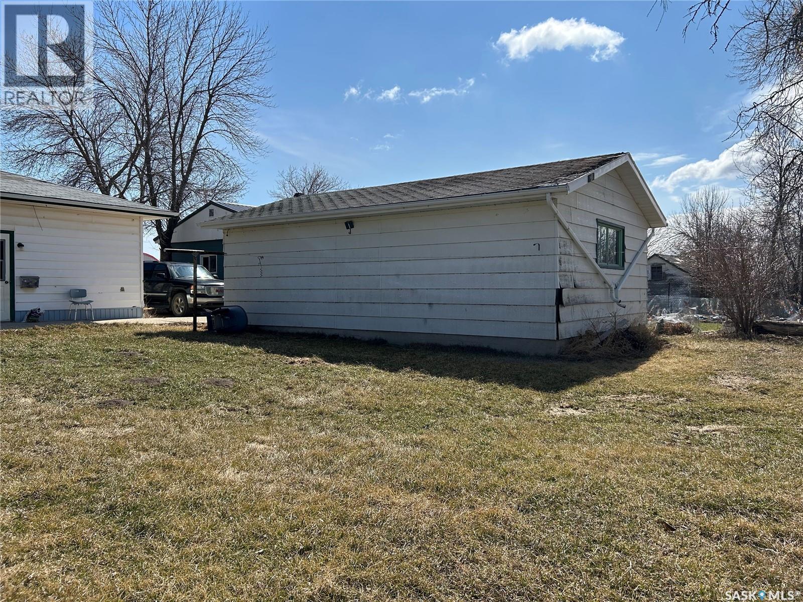 321 3Rd Street, Frobisher, SK - Outdoor