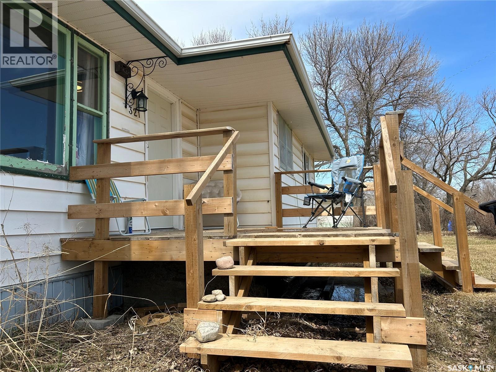 321 3Rd Street, Frobisher, SK - Outdoor