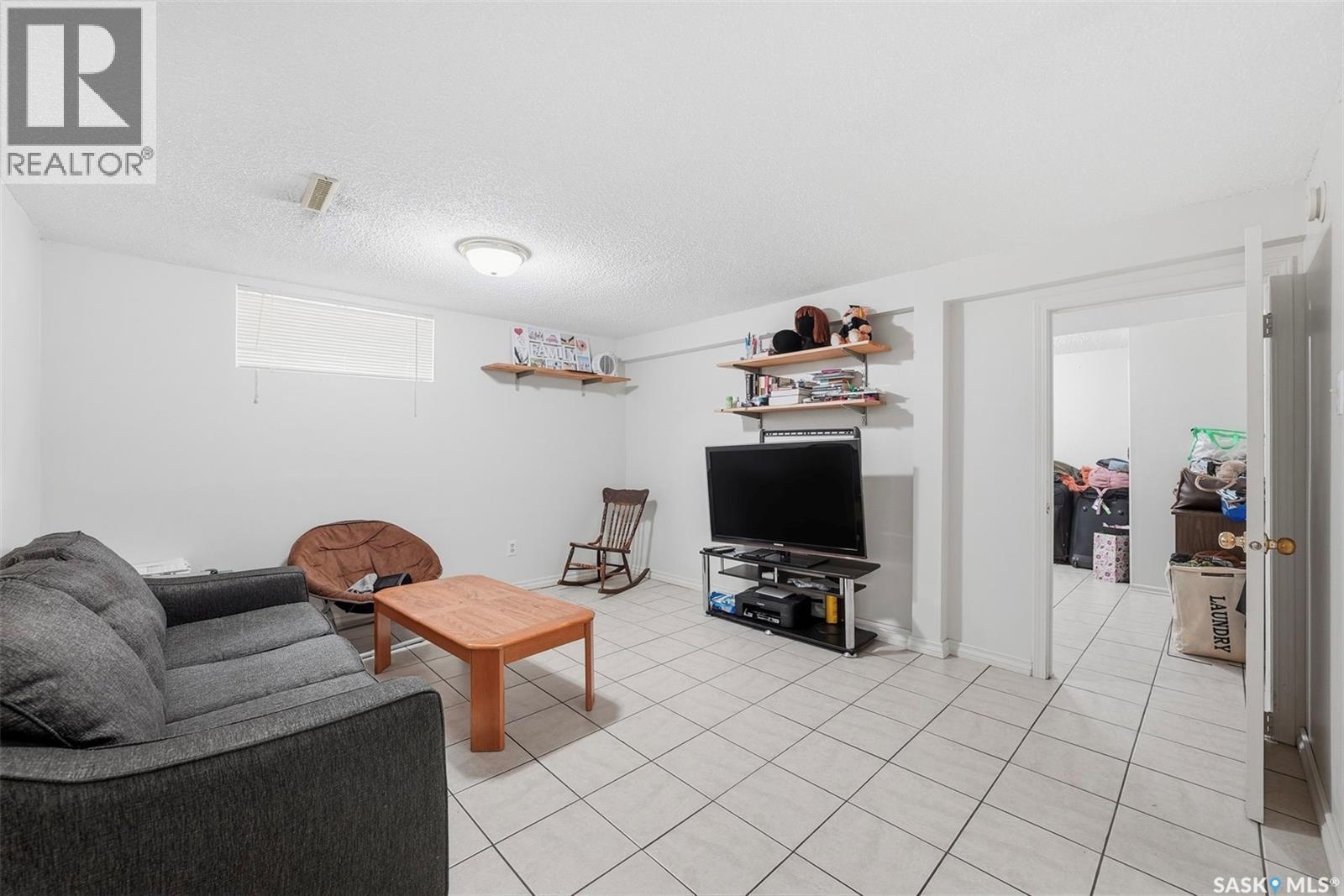 107 Evans Street, Saskatoon, SK - Indoor