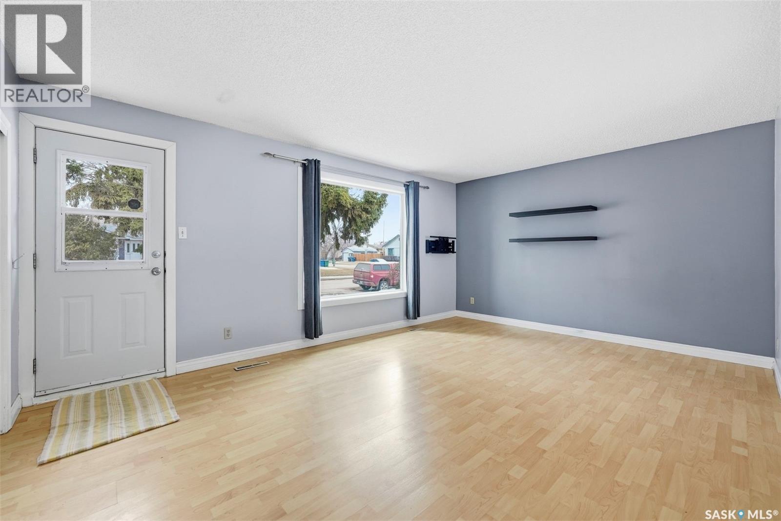 107 Evans Street, Saskatoon, SK - Indoor Photo Showing Other Room