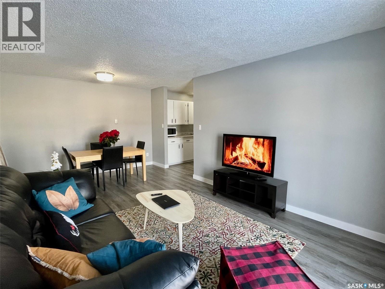 81 Dunfield Crescent, Meadow Lake, SK - Indoor Photo Showing Living Room