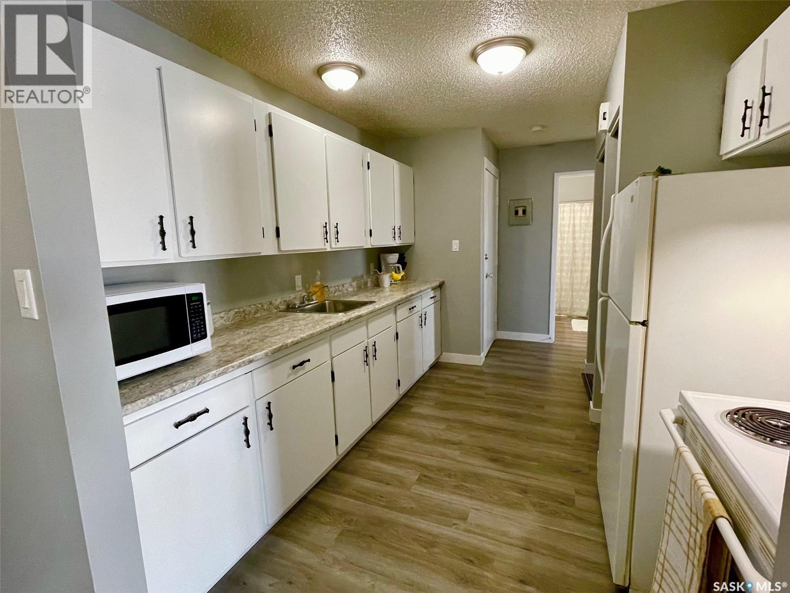 81 Dunfield Crescent, Meadow Lake, SK - Indoor Photo Showing Kitchen