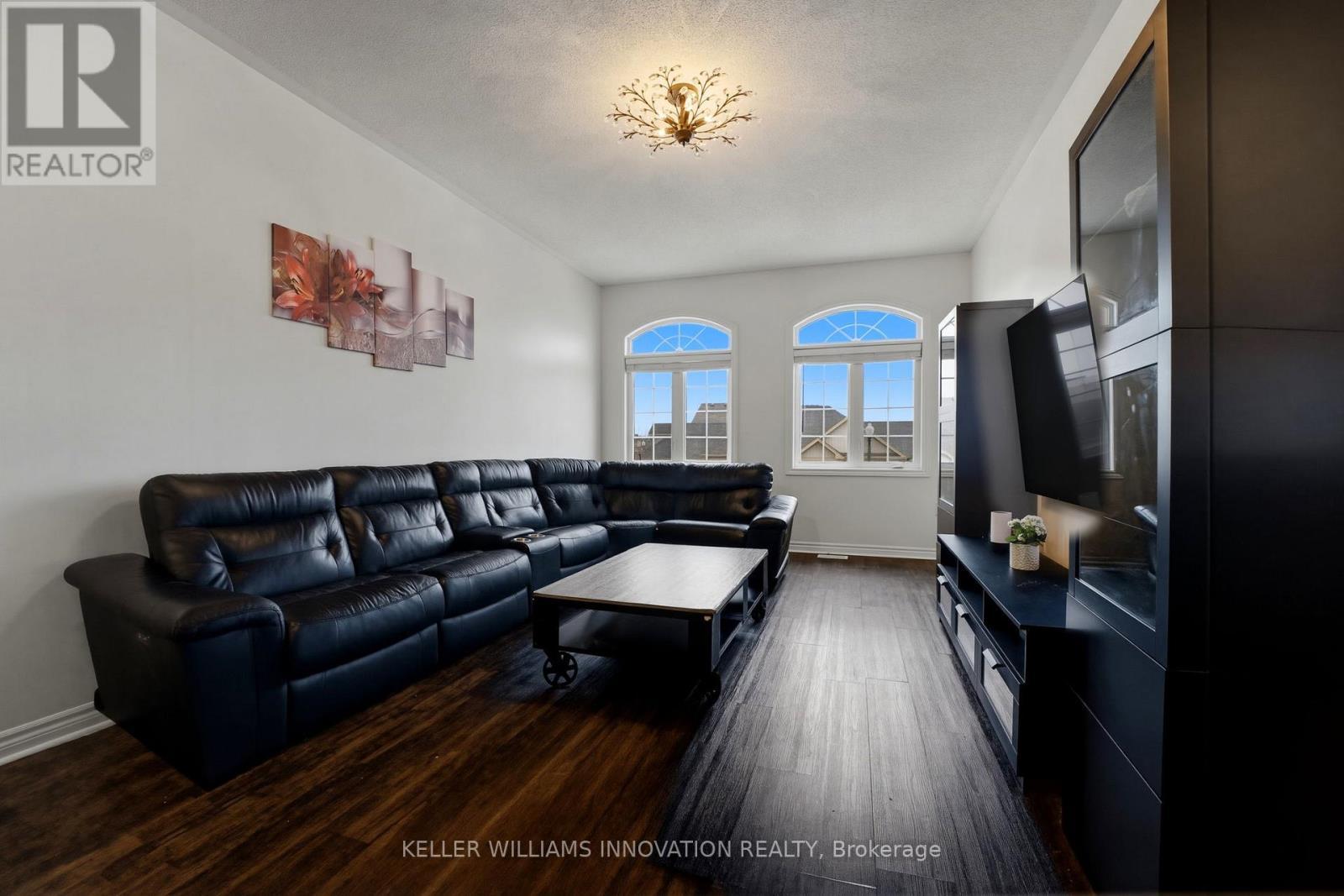 420 Armstrong Street W, North Perth, ON - Indoor Photo Showing Living Room