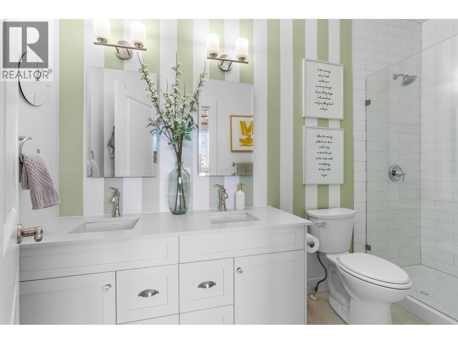 555 Buckland Avenue Unit# 106, Kelowna, BC - Indoor Photo Showing Bathroom
