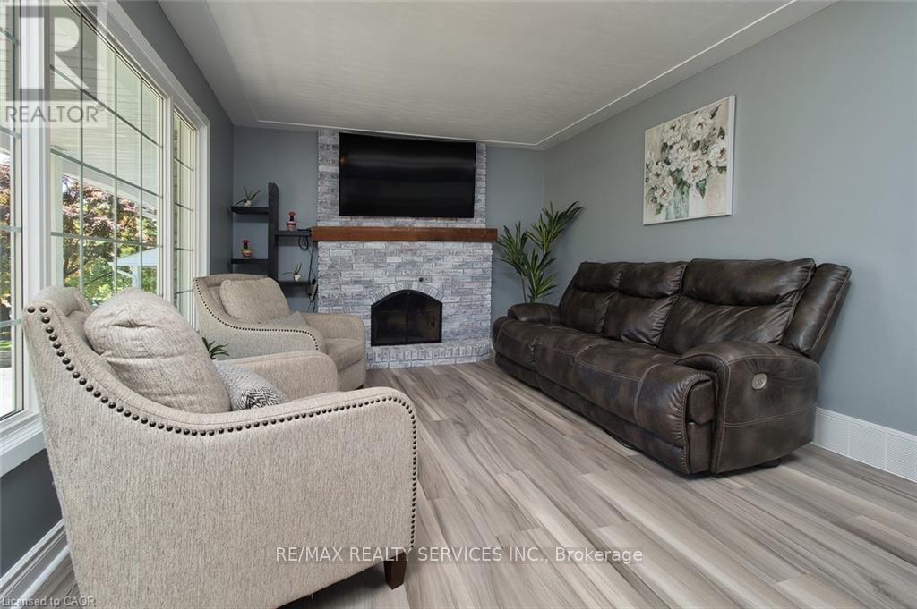 115 Uplands Drive, Kitchener, ON - Indoor Photo Showing Living Room With Fireplace