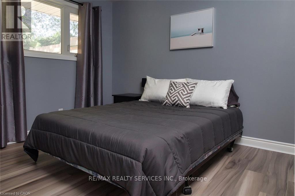 115 Uplands Drive, Kitchener, ON - Indoor Photo Showing Bedroom