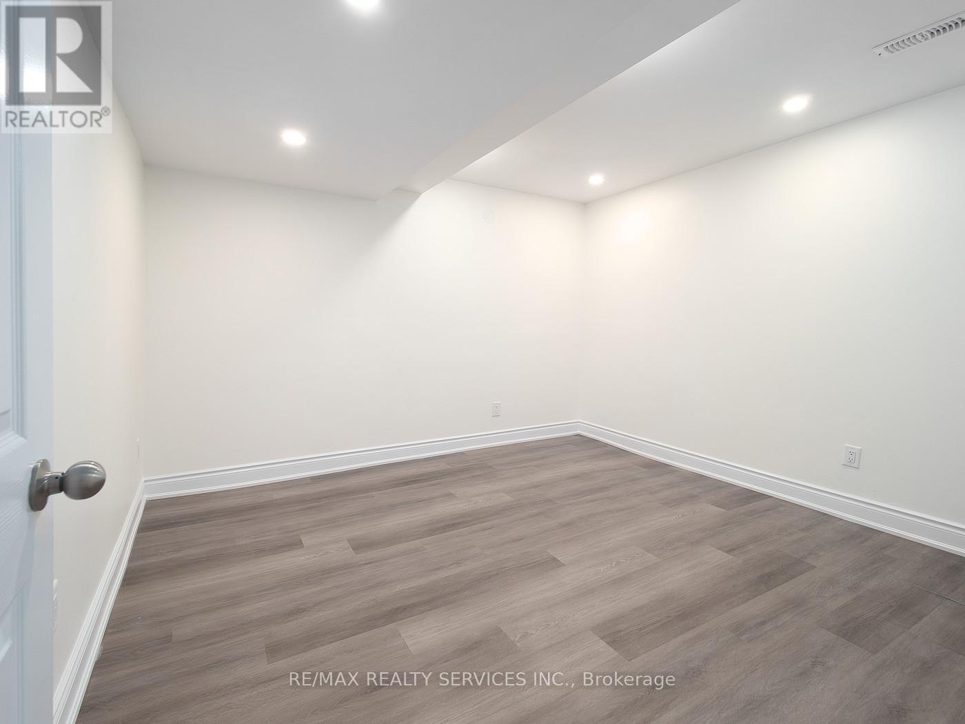 115 Uplands Drive, Kitchener, ON - Indoor Photo Showing Other Room