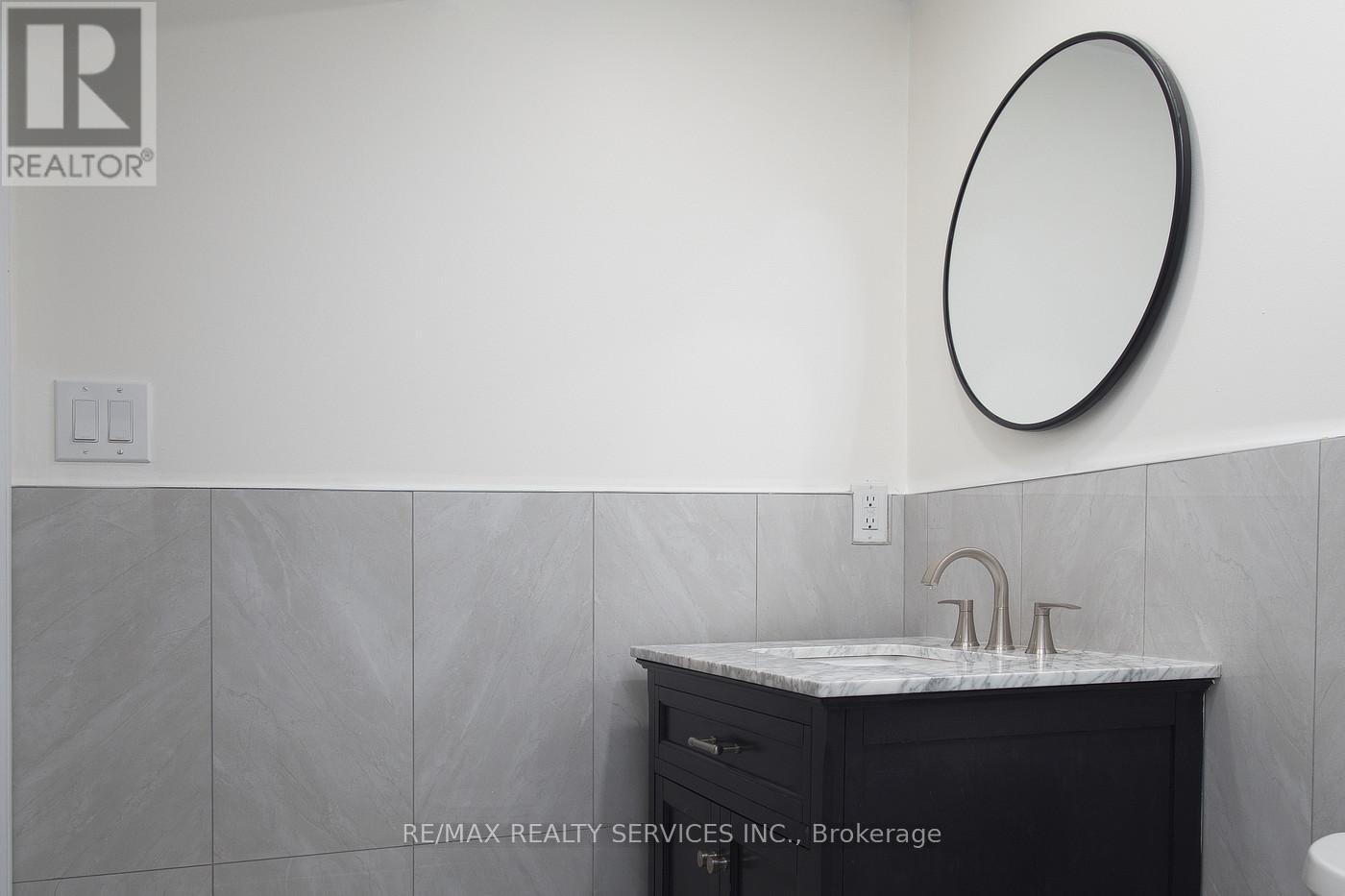 115 Uplands Drive, Kitchener, ON - Indoor Photo Showing Bathroom