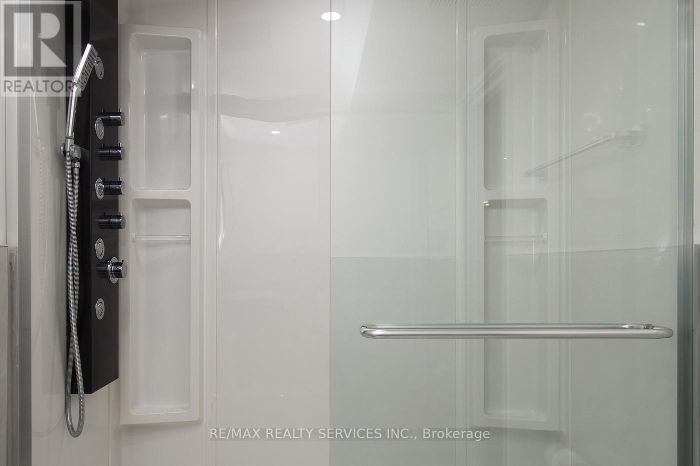 115 Uplands Drive, Kitchener, ON - Indoor Photo Showing Bathroom