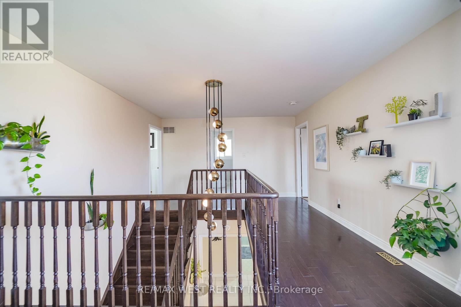 4296 Claypine Rise, Mississauga, ON - Indoor Photo Showing Other Room