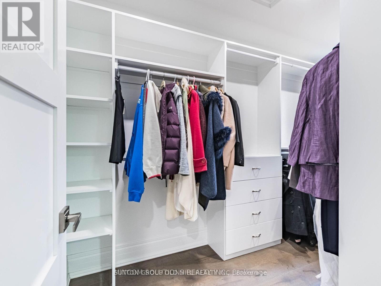 37 Suburban Drive, Mississauga, ON - Indoor With Storage