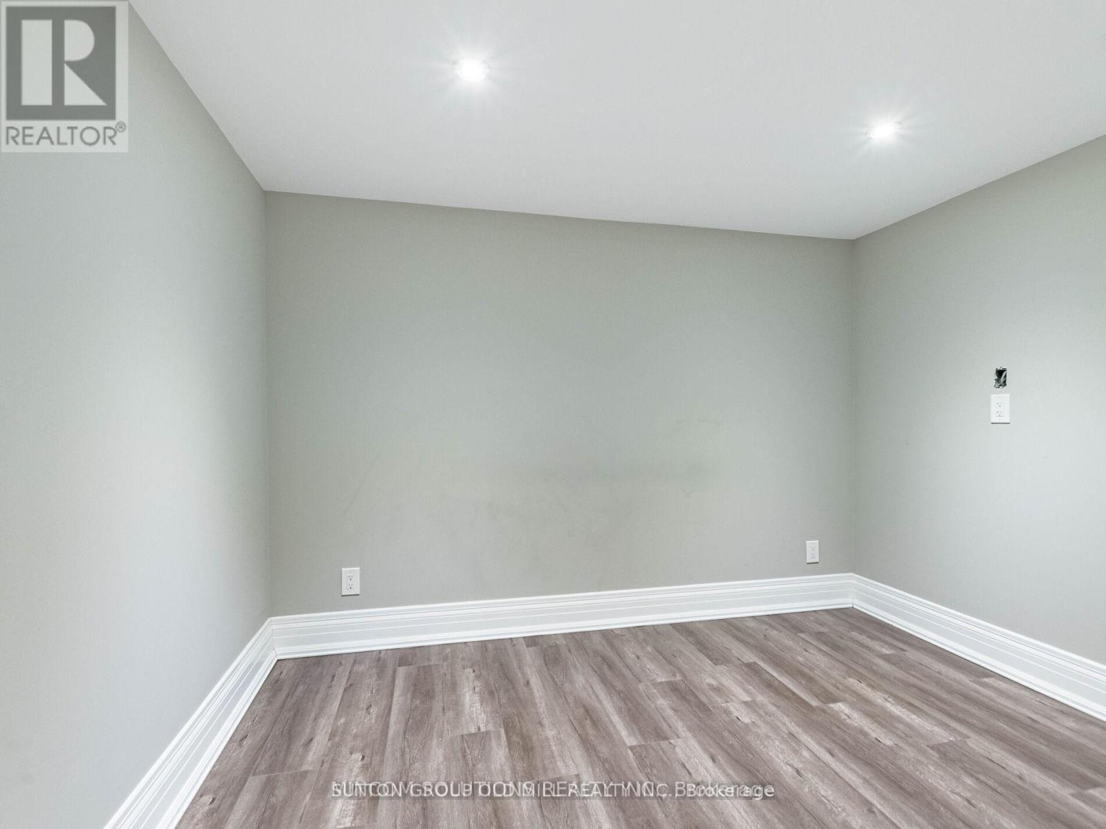 37 Suburban Drive, Mississauga, ON - Indoor Photo Showing Other Room