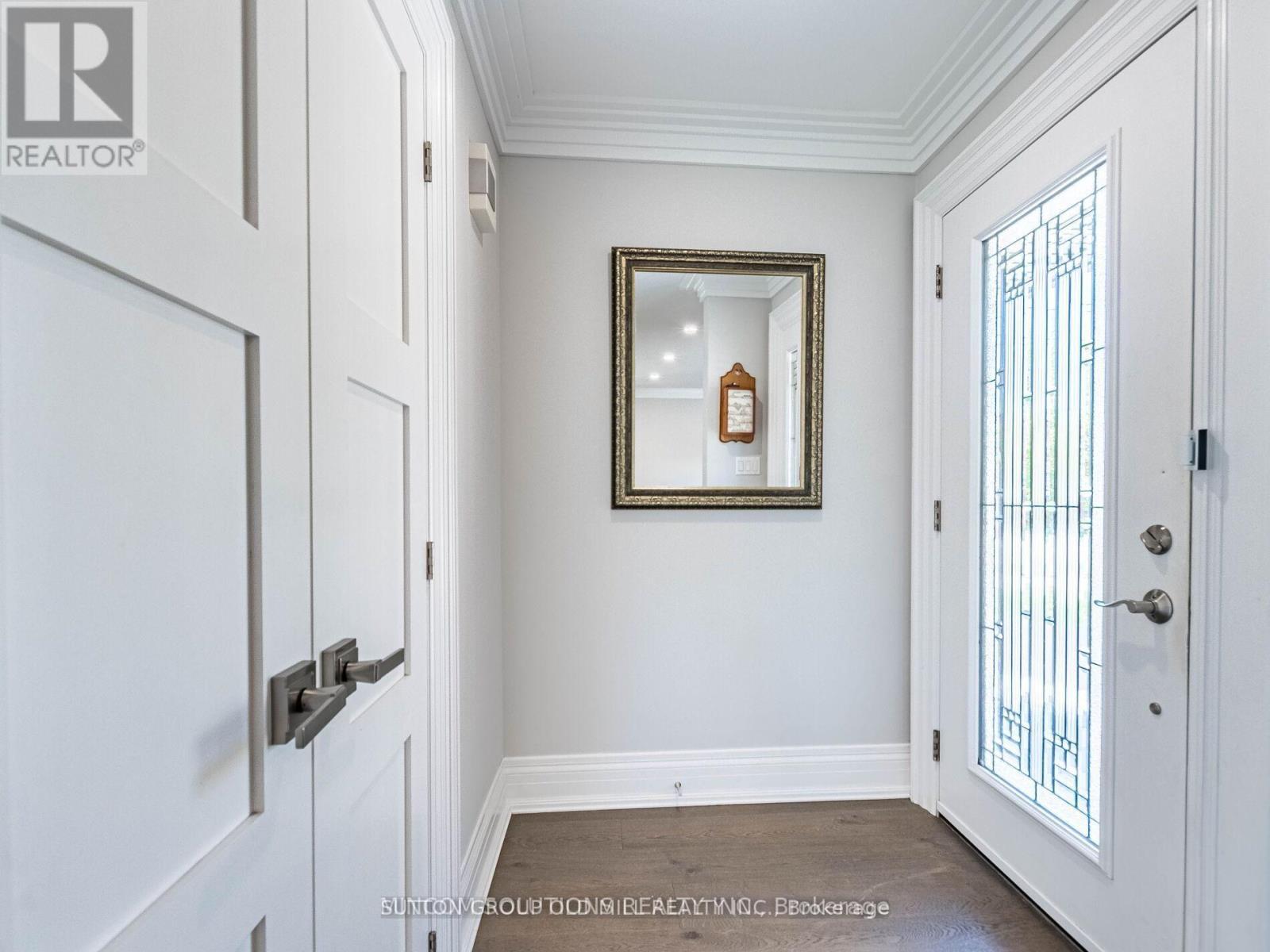 37 Suburban Drive, Mississauga, ON - Indoor Photo Showing Other Room