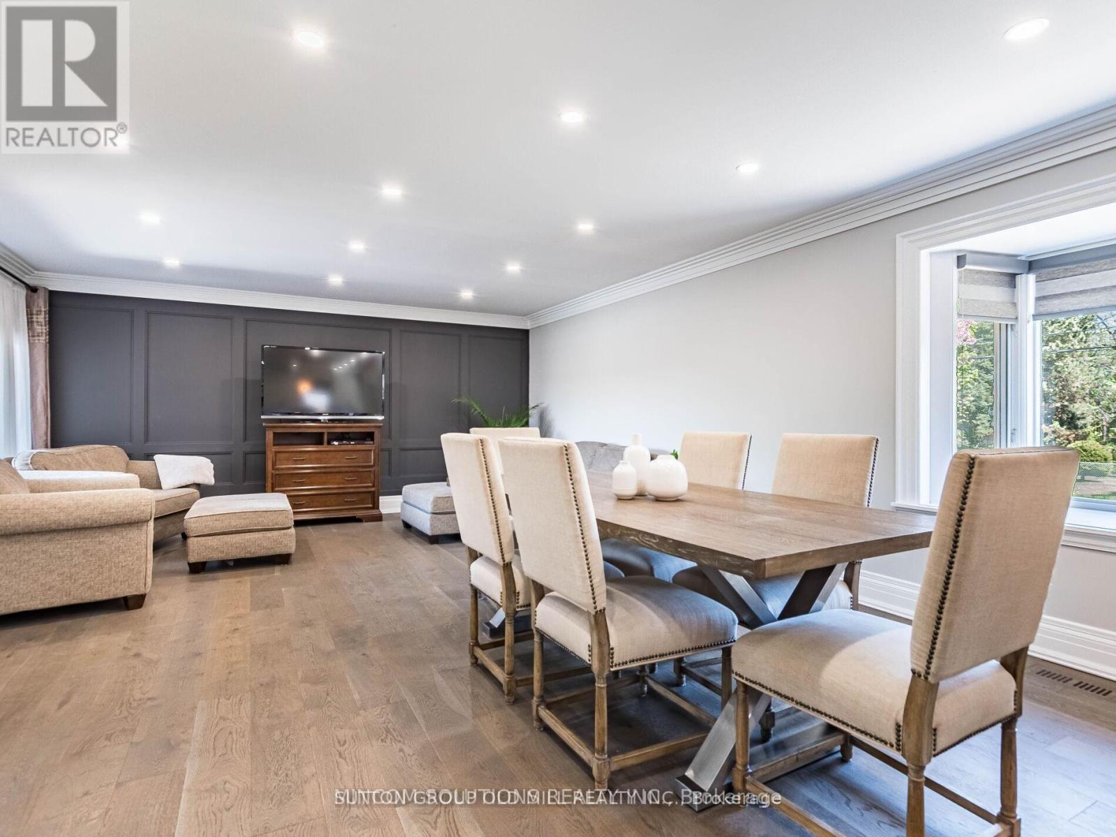 37 Suburban Drive, Mississauga, ON - Indoor Photo Showing Dining Room