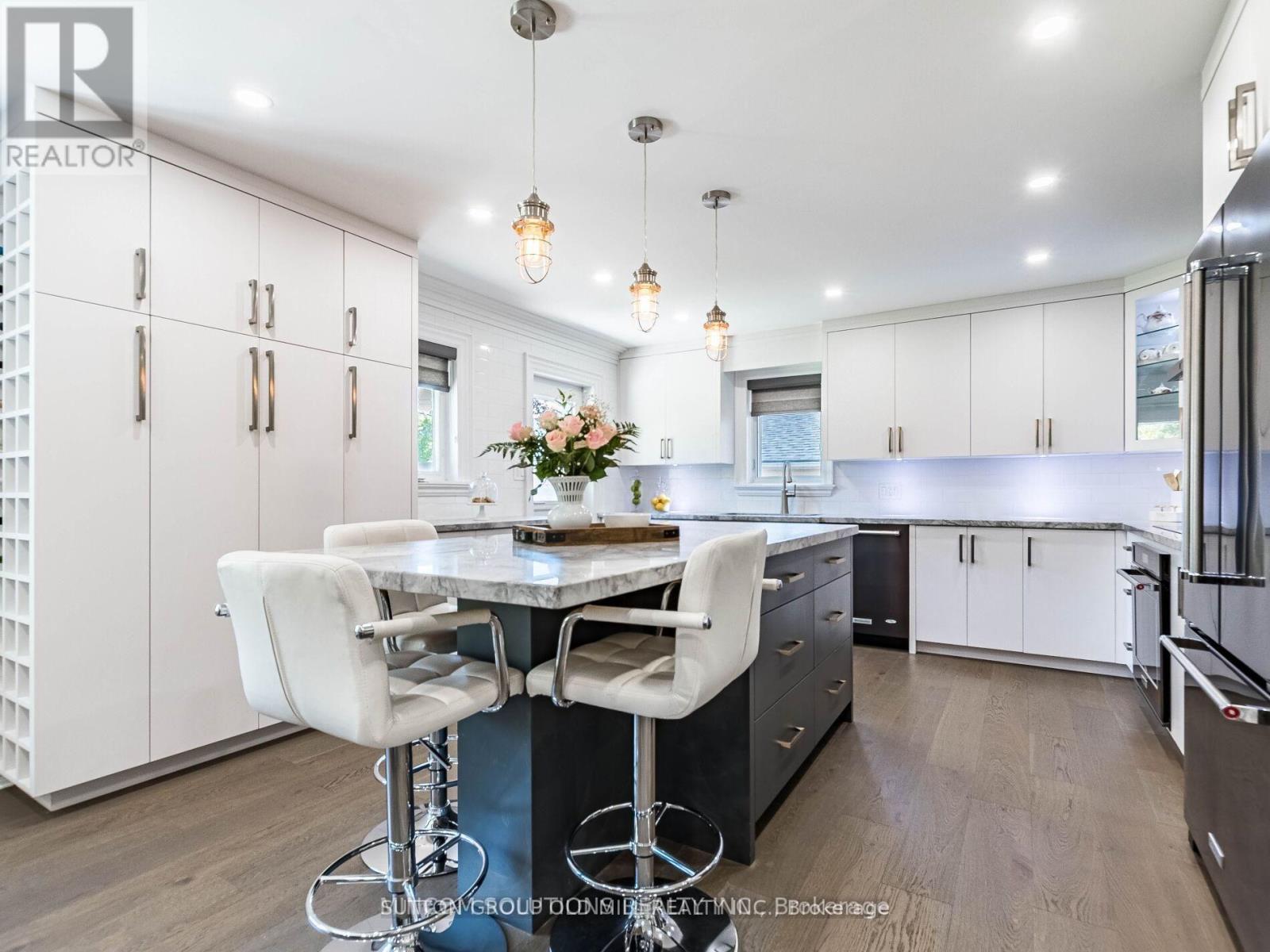 37 Suburban Drive, Mississauga, ON - Indoor