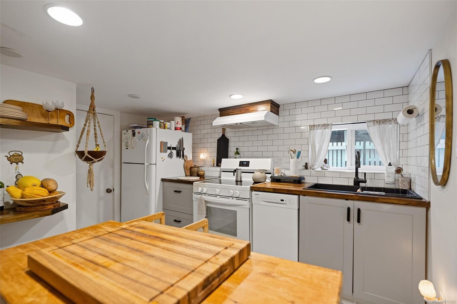 320 Moss St, Victoria, BC