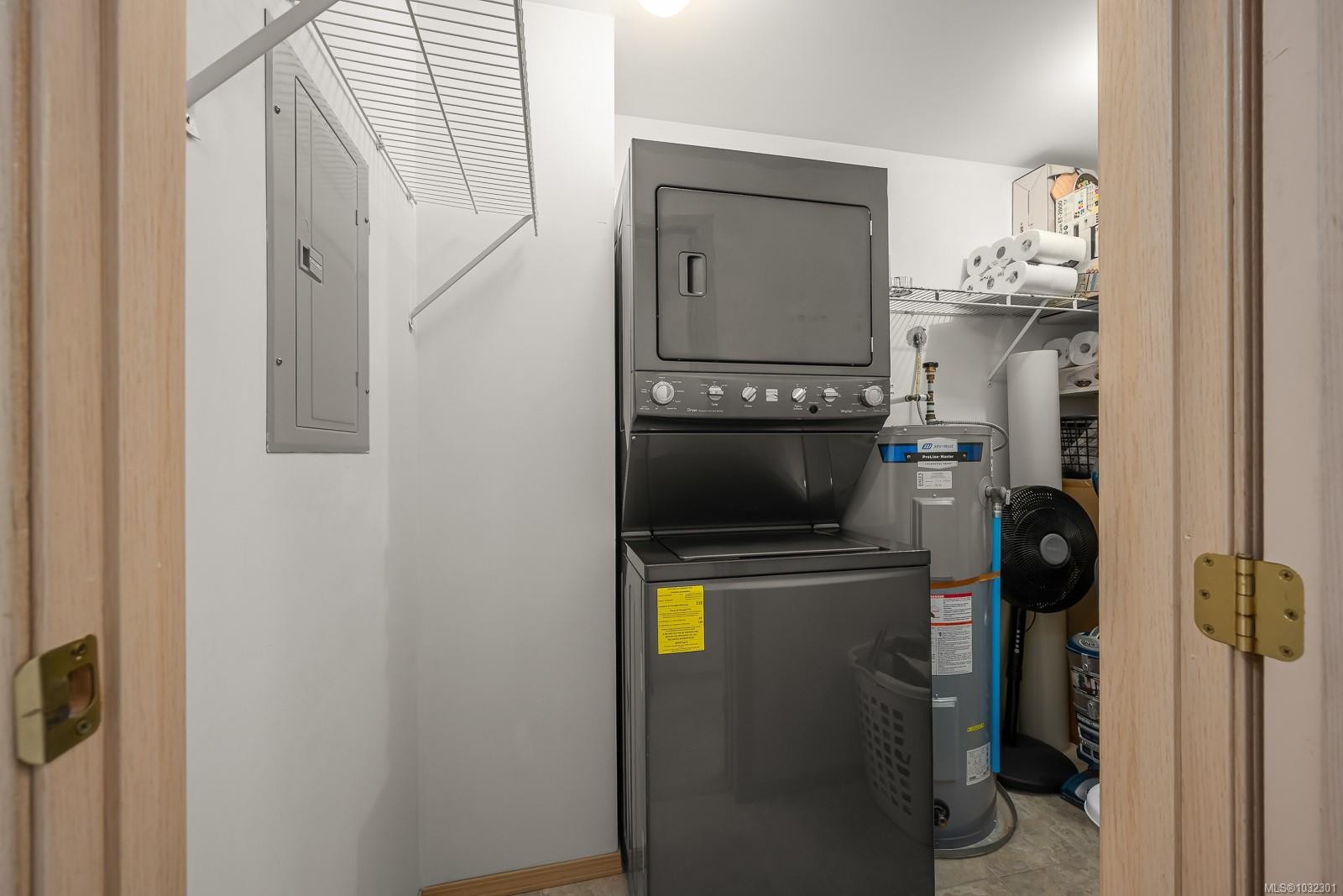 208A-698 Aspen Rd, Comox, BC - Indoor Photo Showing Laundry Room