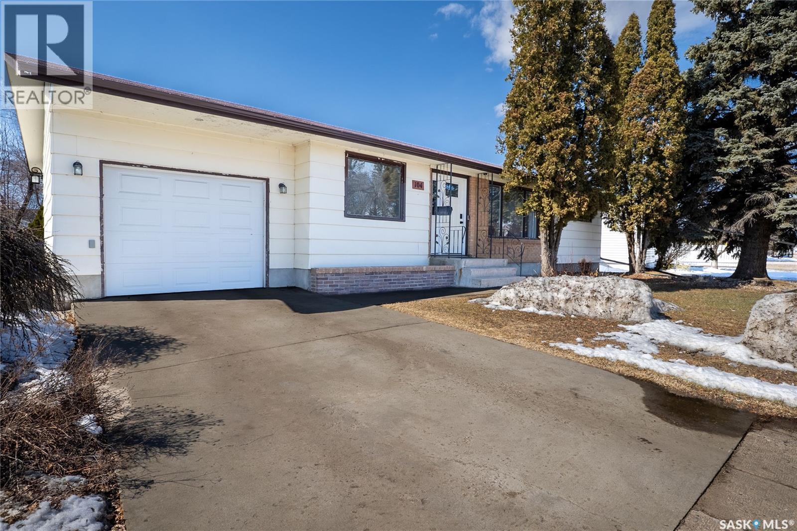 104 2Nd Avenue, Rosthern, SK - Outdoor