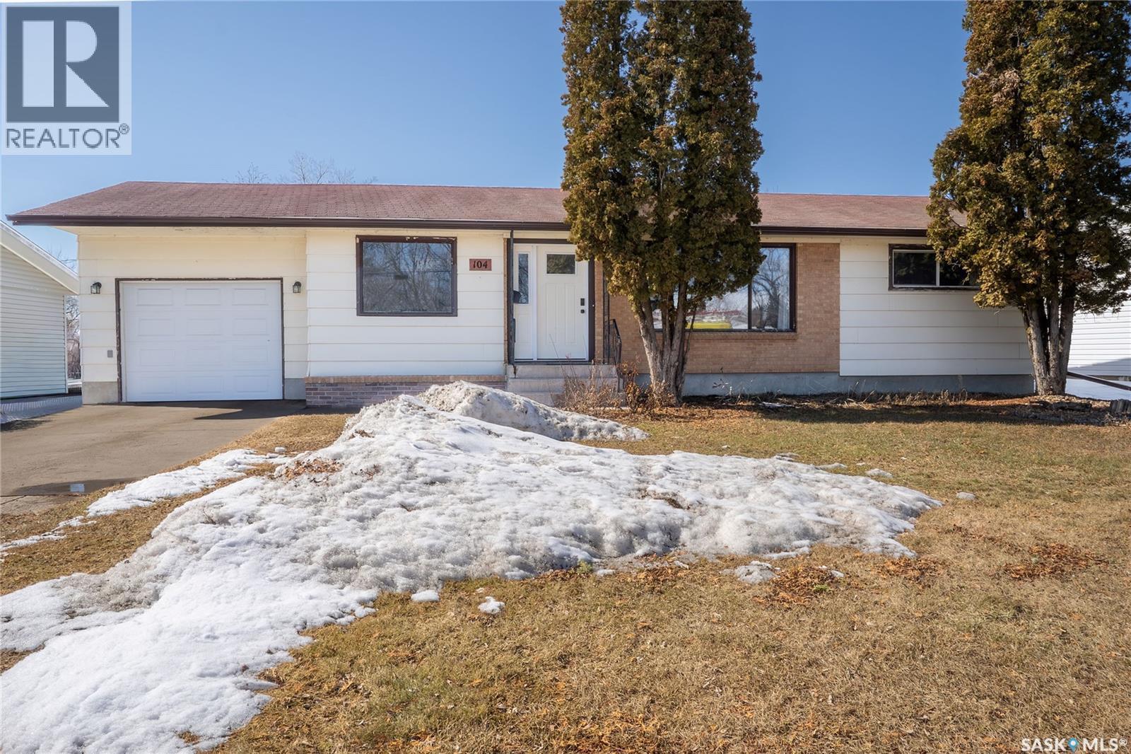 104 2Nd Avenue, Rosthern, SK - Outdoor