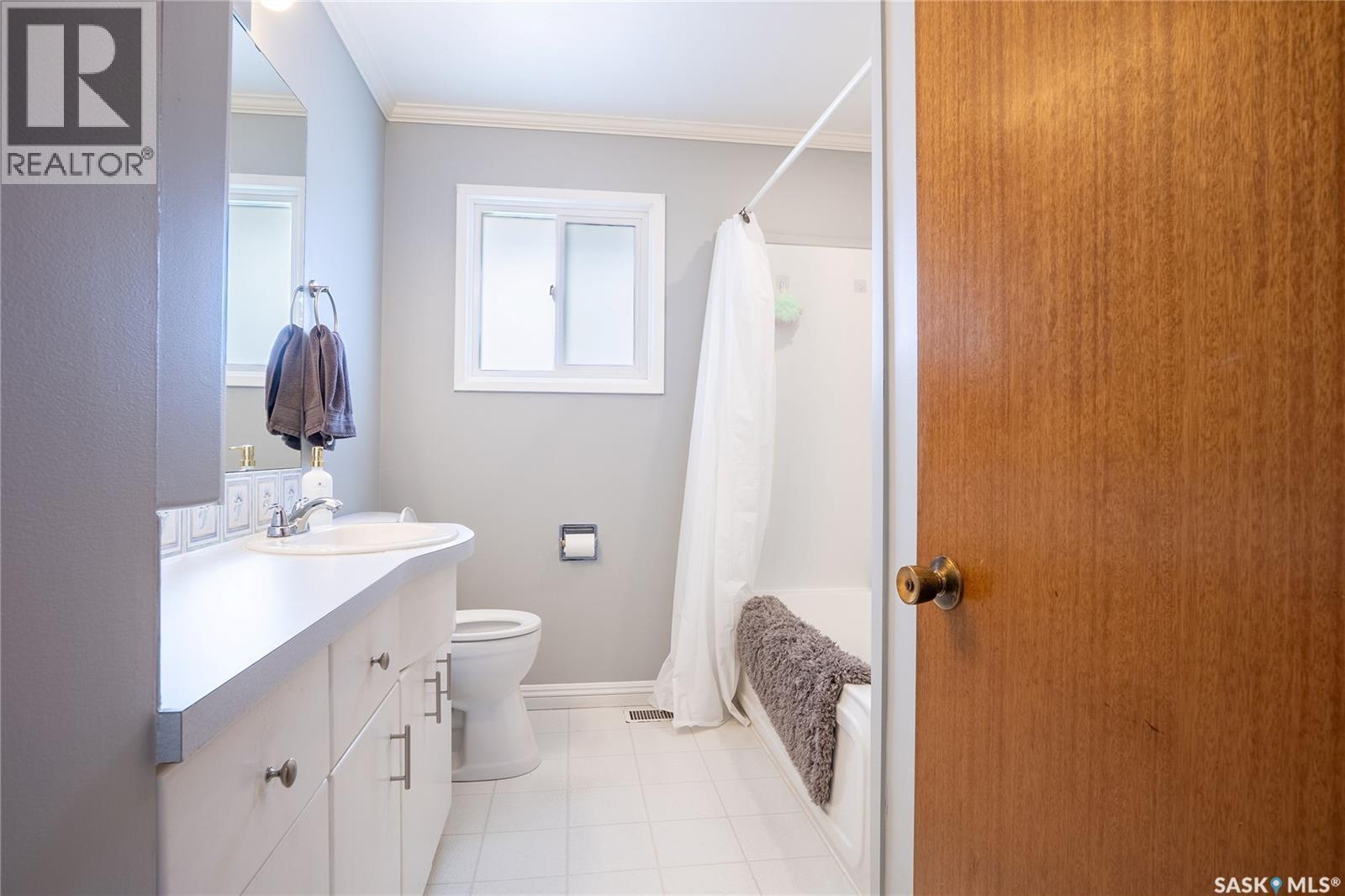 104 2Nd Avenue, Rosthern, SK - Indoor Photo Showing Bathroom
