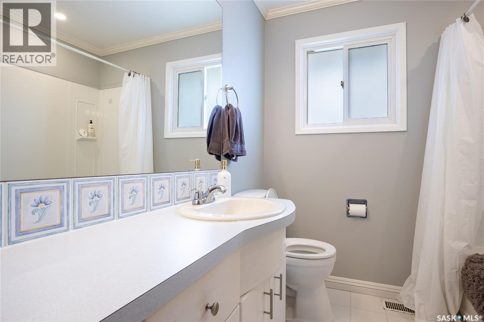 104 2Nd Avenue, Rosthern, SK - Indoor Photo Showing Bathroom