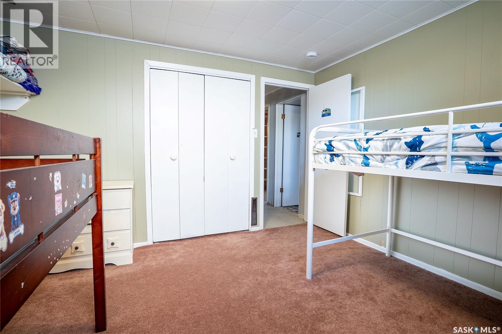 104 2Nd Avenue, Rosthern, SK - Indoor