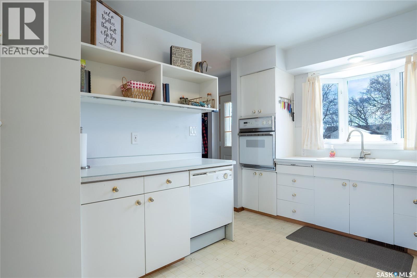 104 2Nd Avenue, Rosthern, SK - Indoor Photo Showing Kitchen