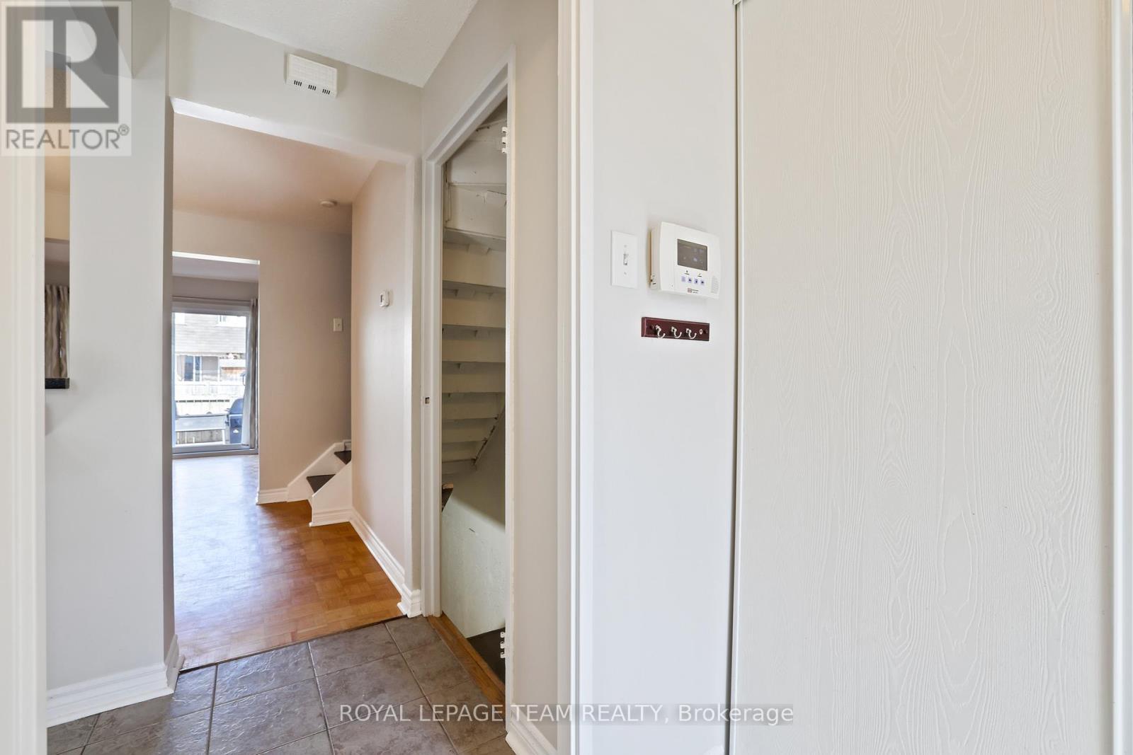 Front Entrance - 2942 Fairlea Crescent, Ottawa, ON - Indoor Photo Showing Other Room