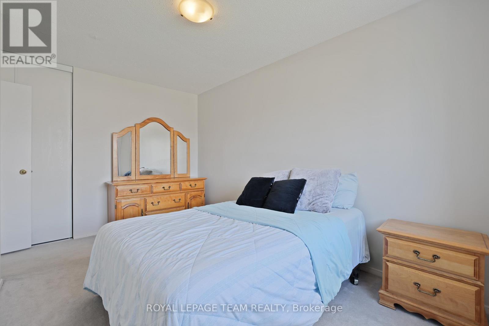 2nd Bedroom - 2942 Fairlea Crescent, Ottawa, ON - Indoor Photo Showing Bedroom