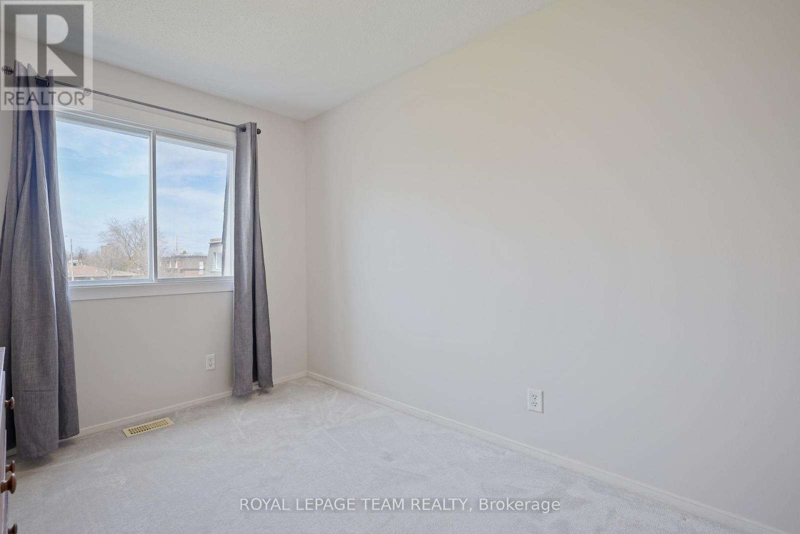3rd Bedroom - 2942 Fairlea Crescent, Ottawa, ON - Indoor Photo Showing Other Room