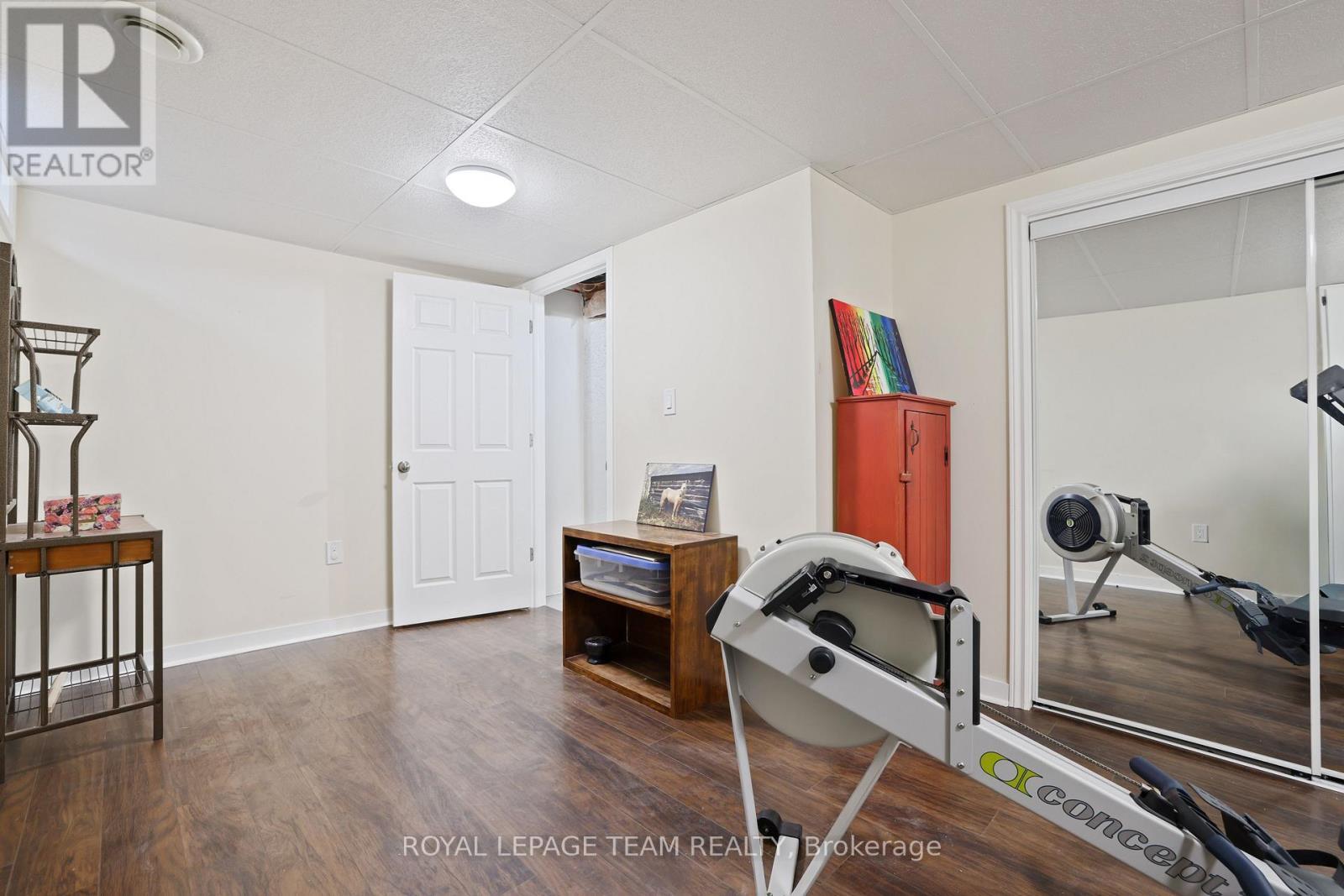 Bonus Room with Large Closet - 2942 Fairlea Crescent, Ottawa, ON - Indoor