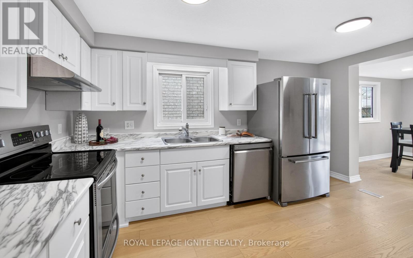 30 Bridlewreath Street, Kitchener, ON - Indoor Photo Showing Kitchen With Double Sink