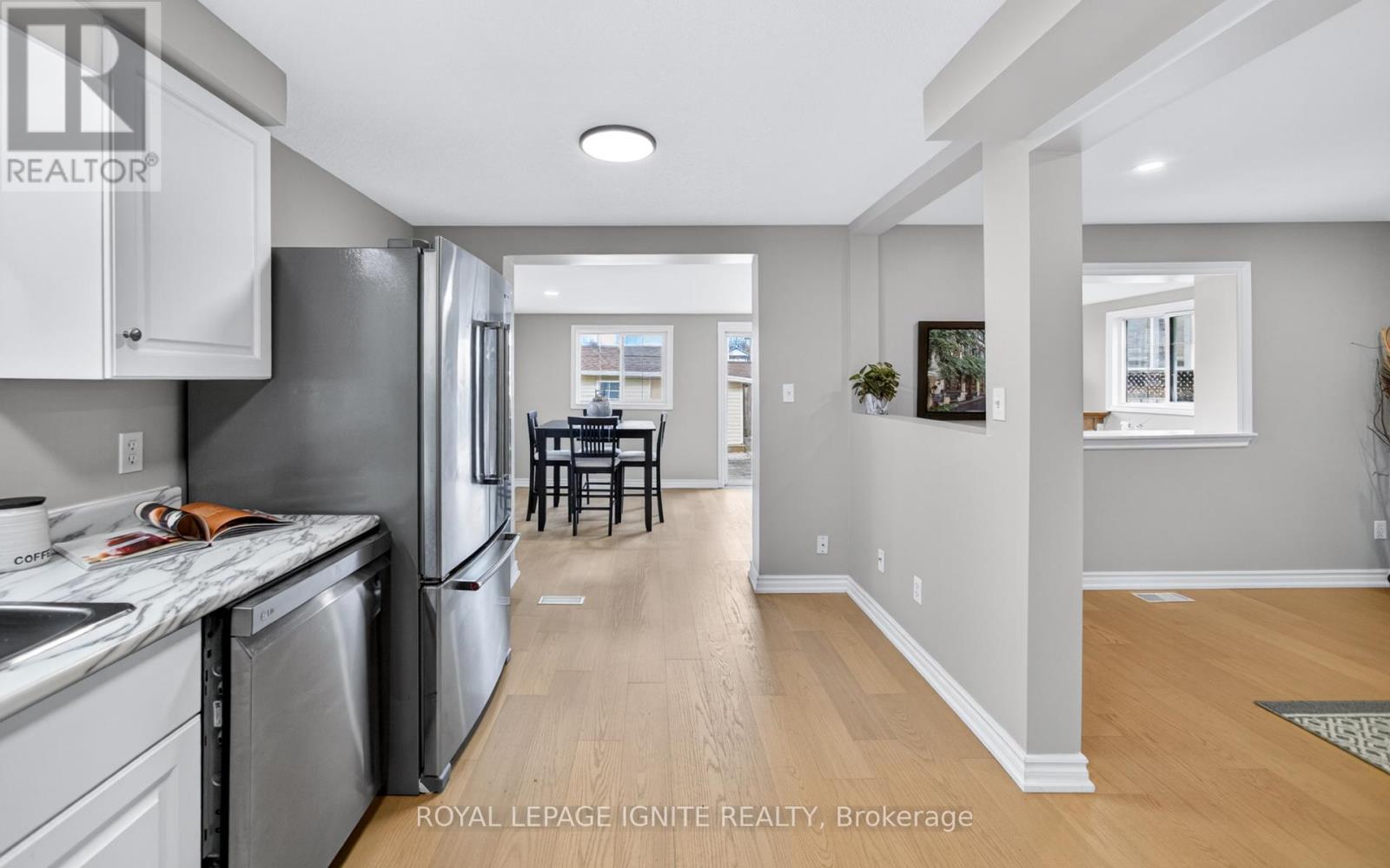 30 Bridlewreath Street, Kitchener, ON - Indoor Photo Showing Kitchen