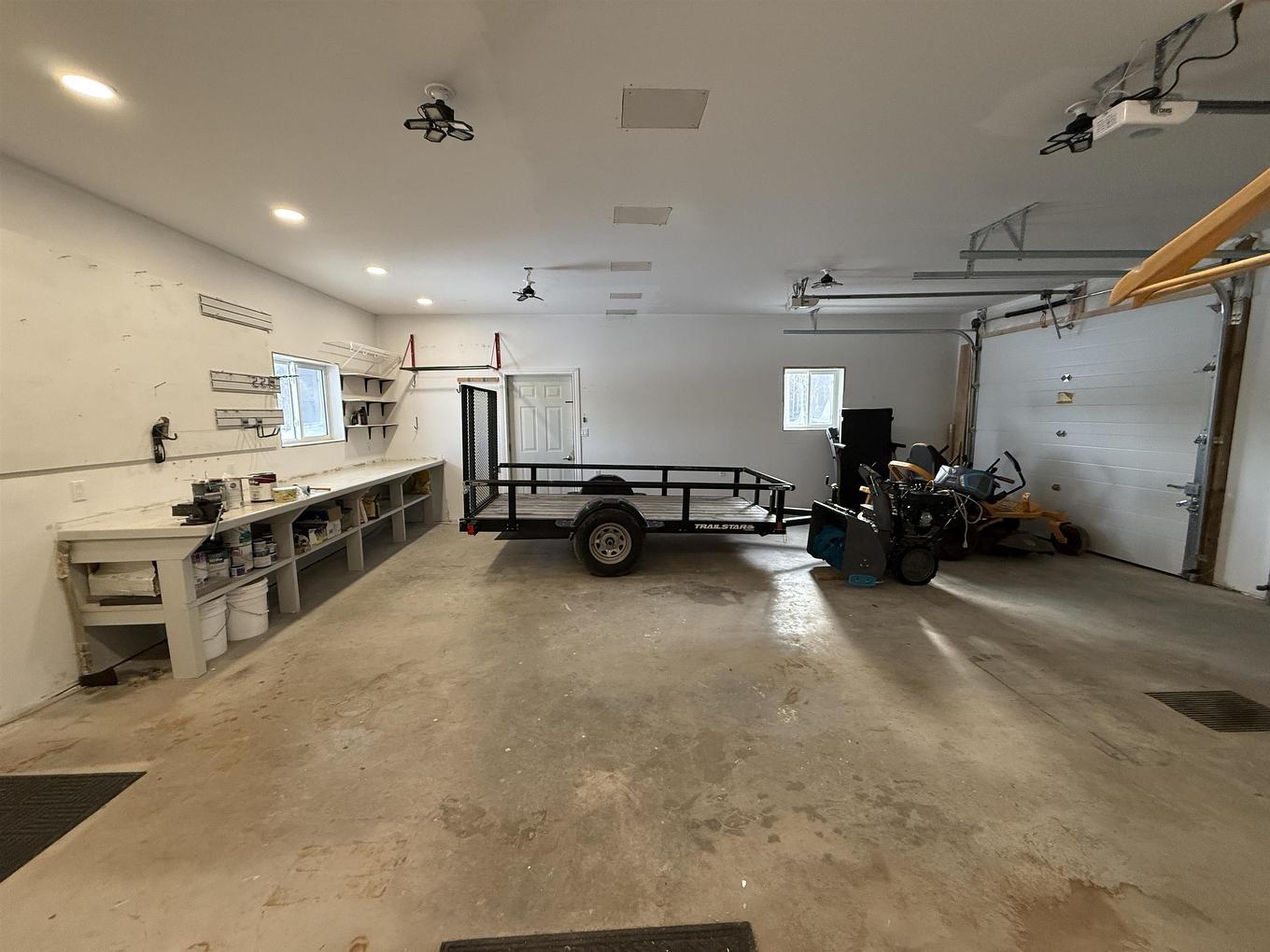 29 Oleksuk Road, Neebing, ON - Indoor Photo Showing Garage