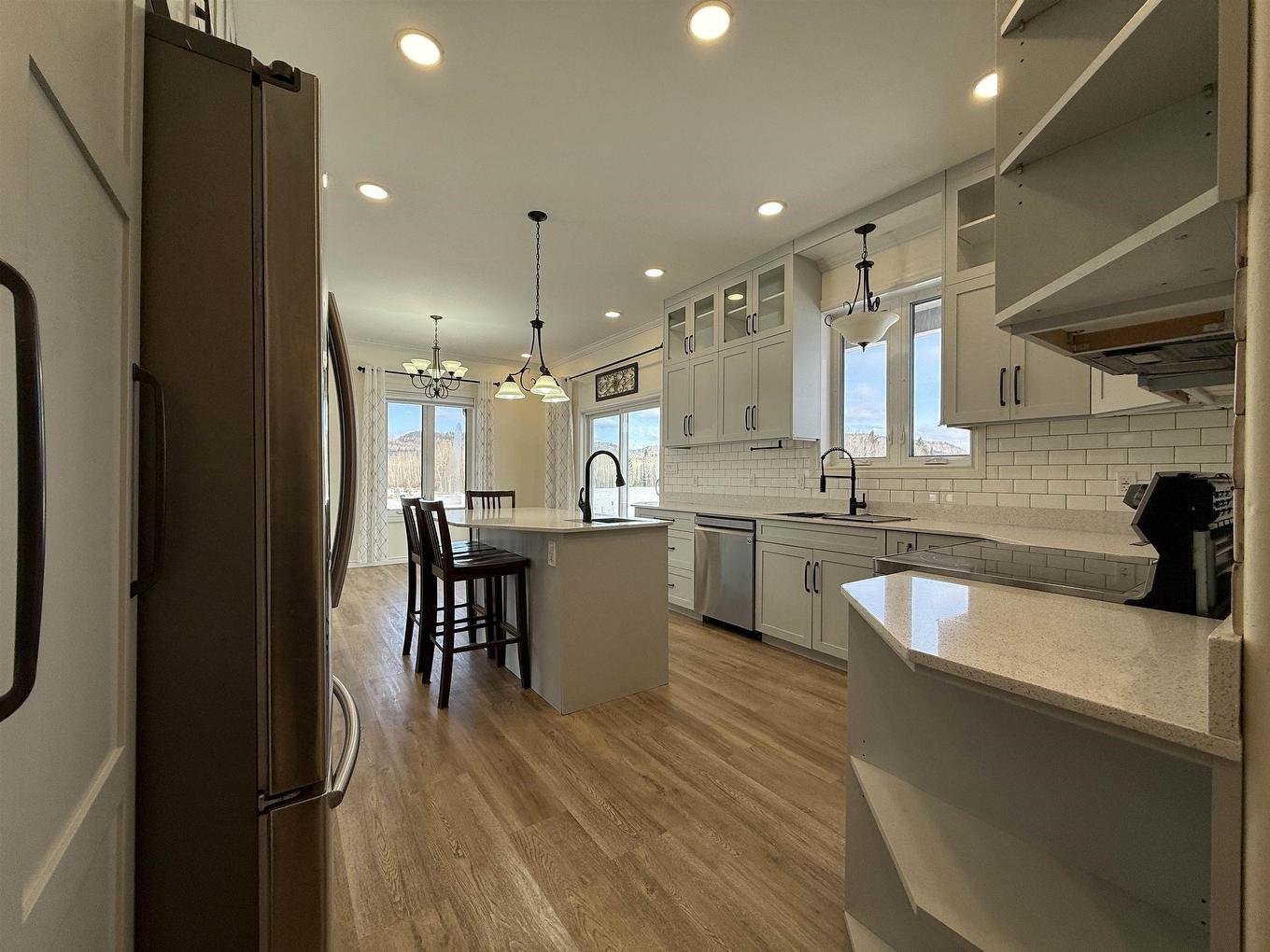 29 Oleksuk Road, Neebing, ON - Indoor Photo Showing Kitchen With Upgraded Kitchen