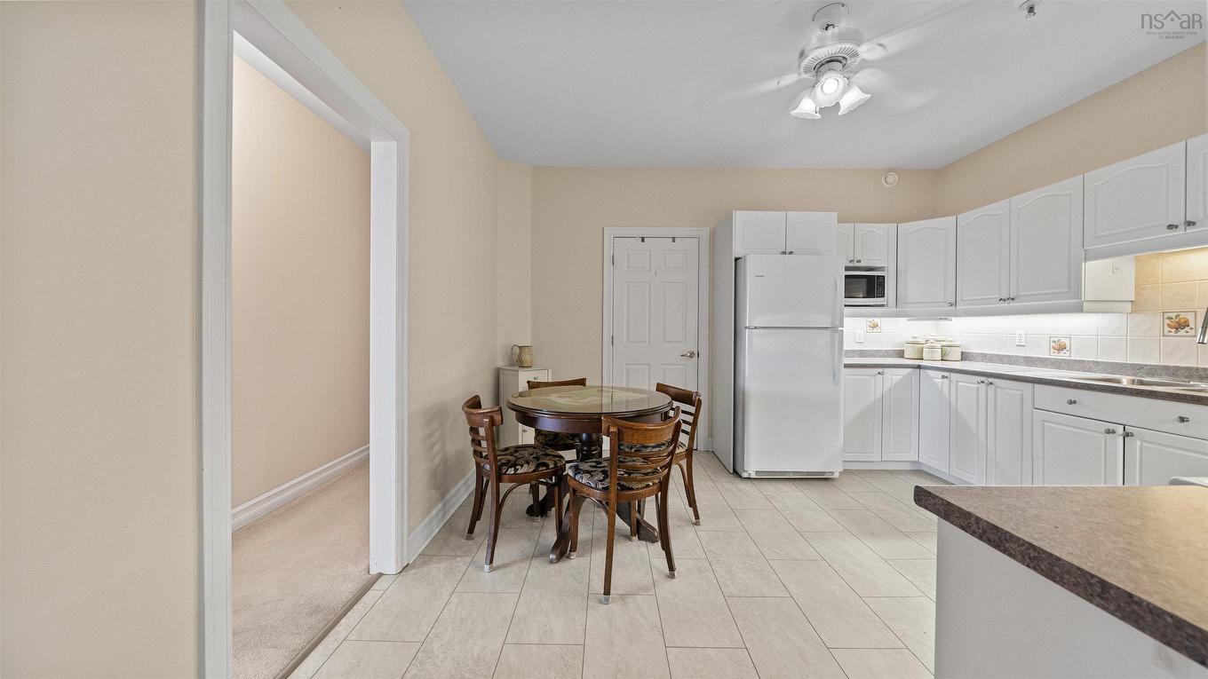 209 201 Walter Havill Drive, Halifax, NS - Indoor Photo Showing Kitchen