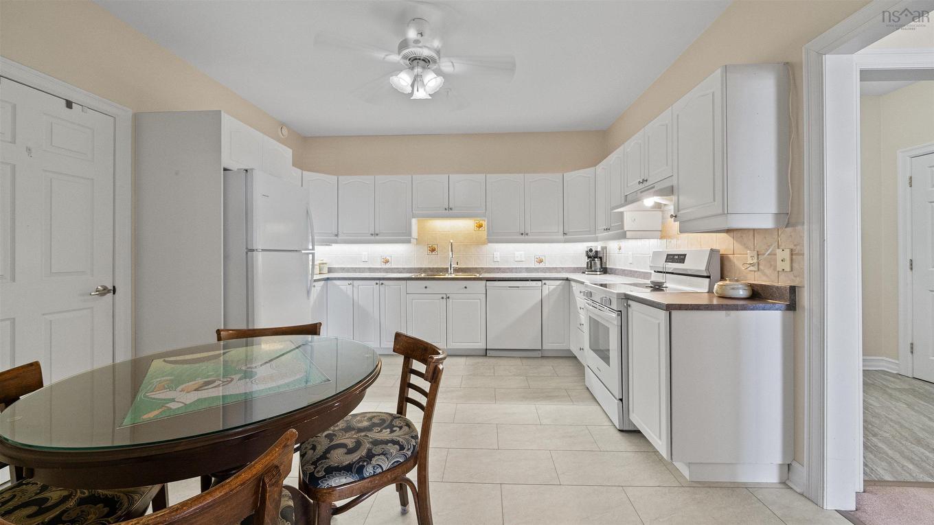 209 201 Walter Havill Drive, Halifax, NS - Indoor Photo Showing Kitchen