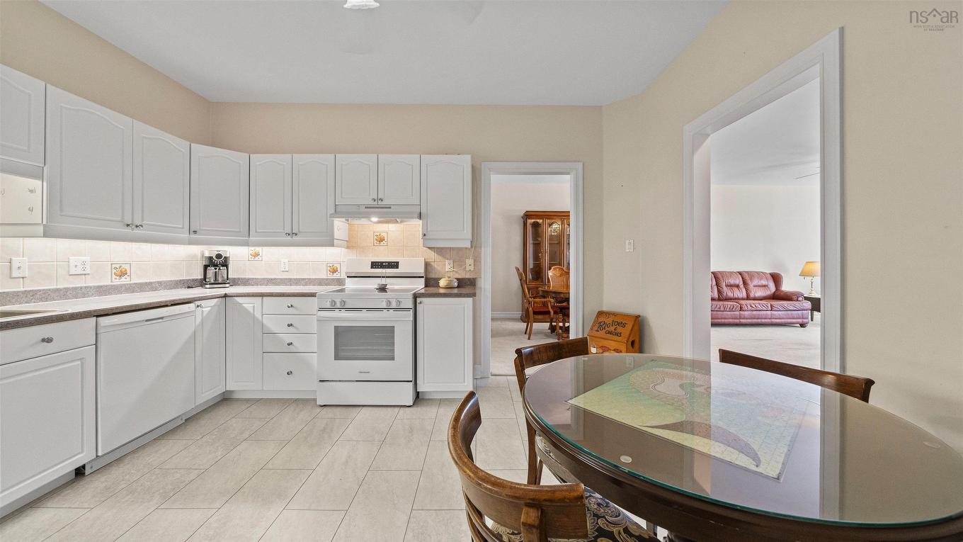 209 201 Walter Havill Drive, Halifax, NS - Indoor Photo Showing Kitchen