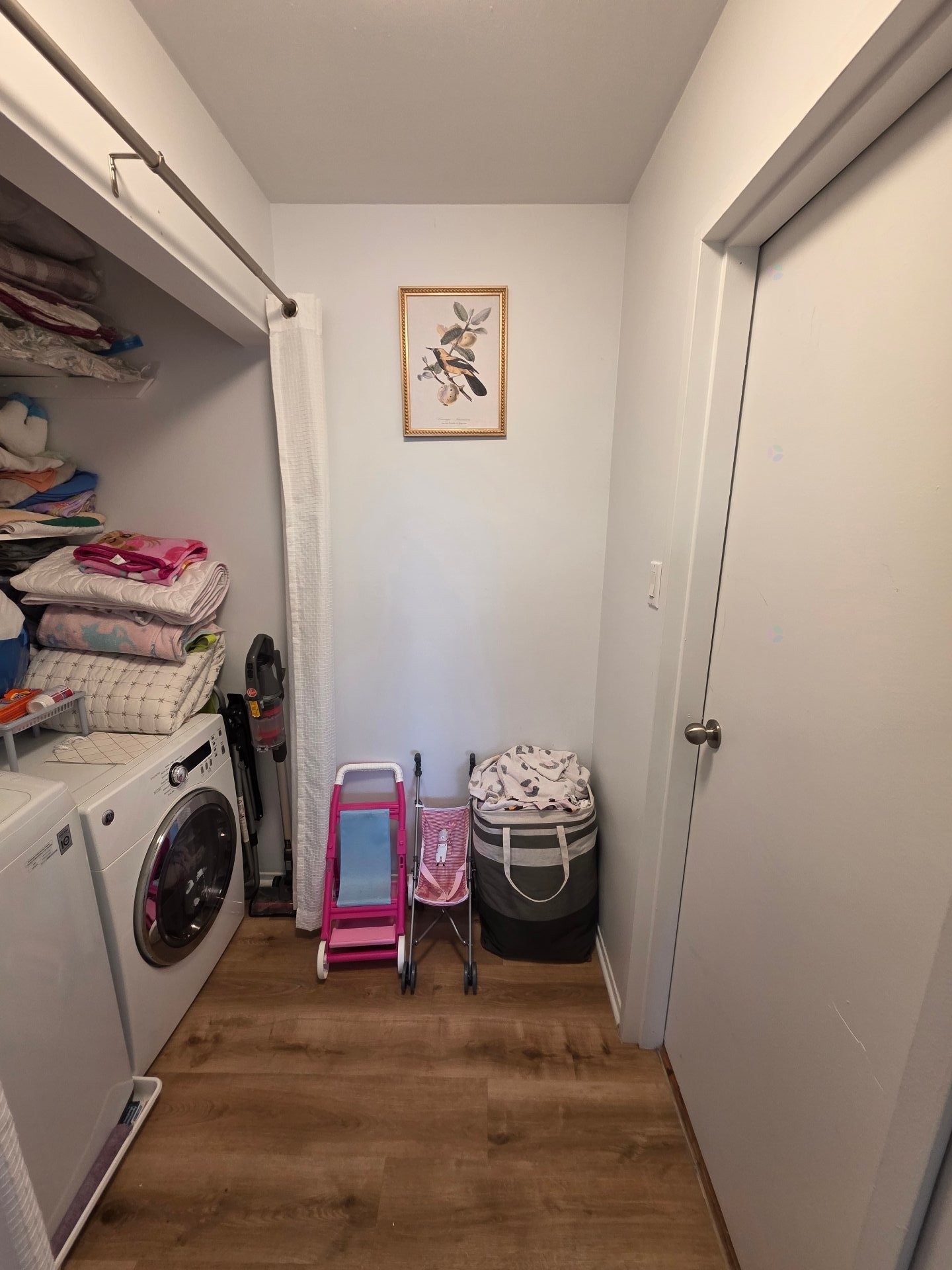 Salle de lavage - 8-2265 Av. Auguste, Brossard, QC - Indoor