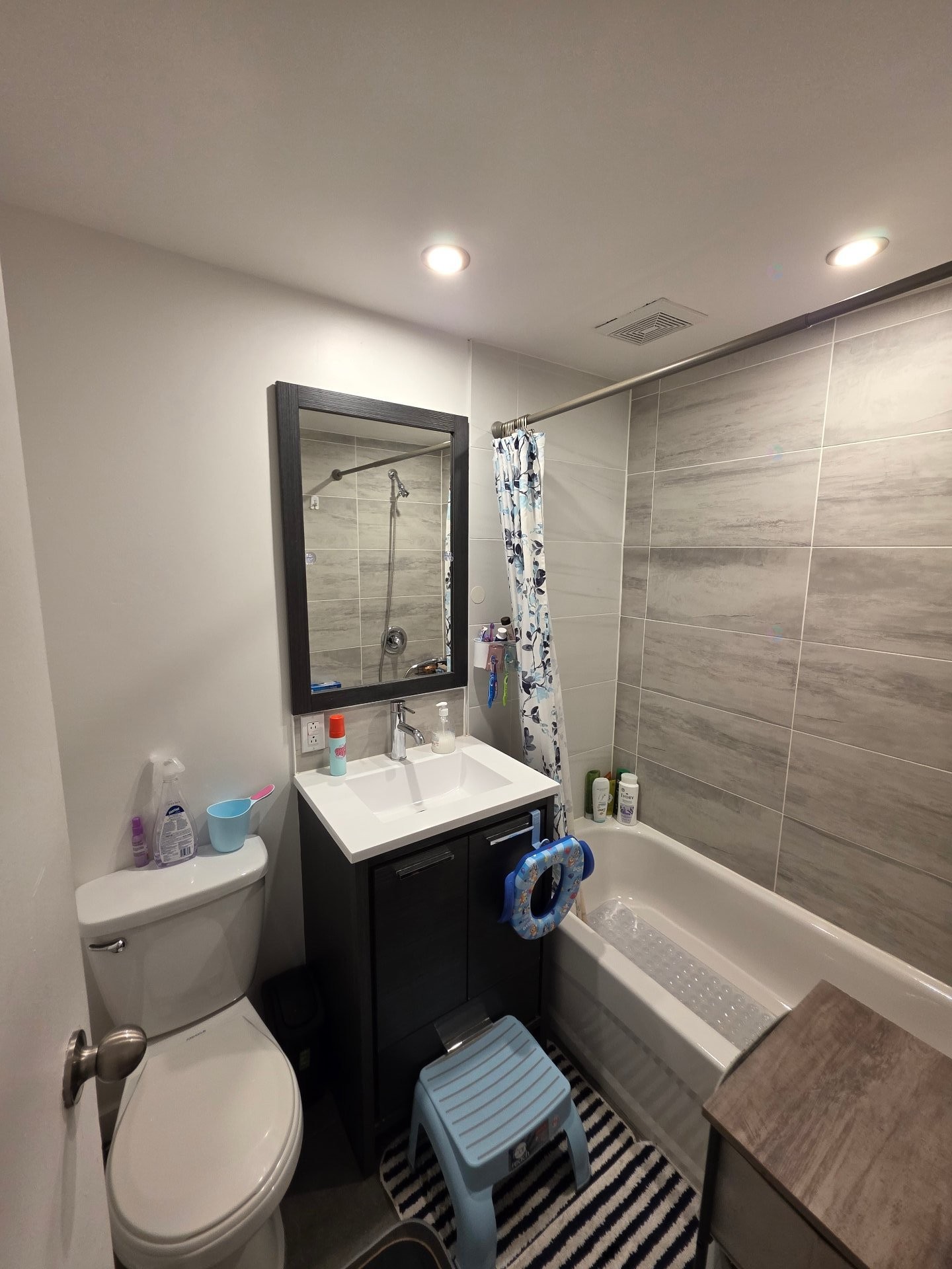 Salle de bains - 8-2265 Av. Auguste, Brossard, QC - Indoor Photo Showing Bathroom