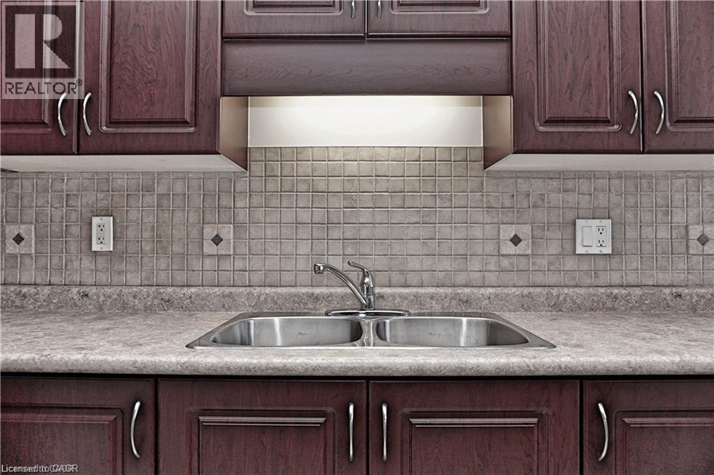 Image quality insufficient for description - 40 Madeleine Street, Kitchener, ON