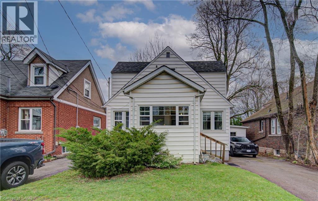 18 Norfolk Street N, Hamilton, ON - Outdoor With Facade