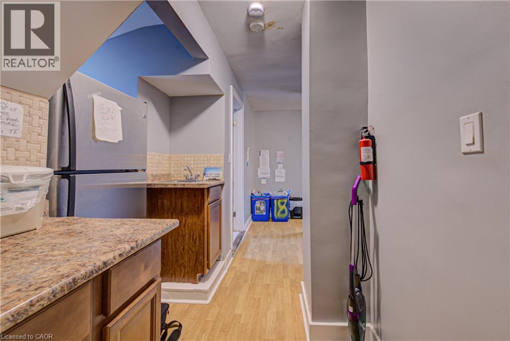 18 Norfolk Street N, Hamilton, ON - Indoor