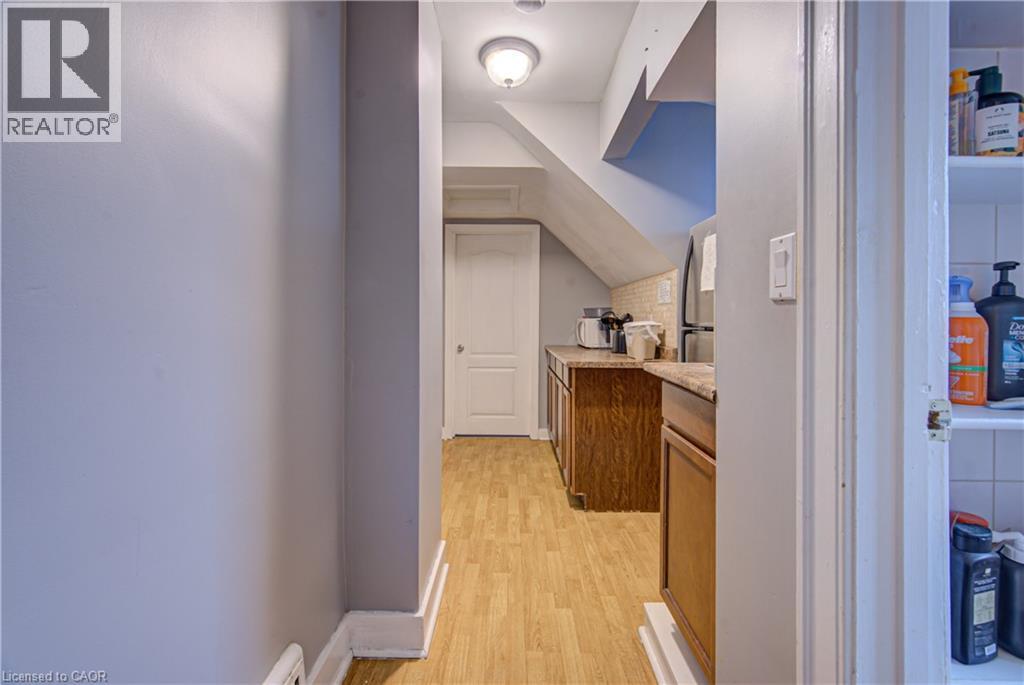 18 Norfolk Street N, Hamilton, ON - Indoor Photo Showing Other Room