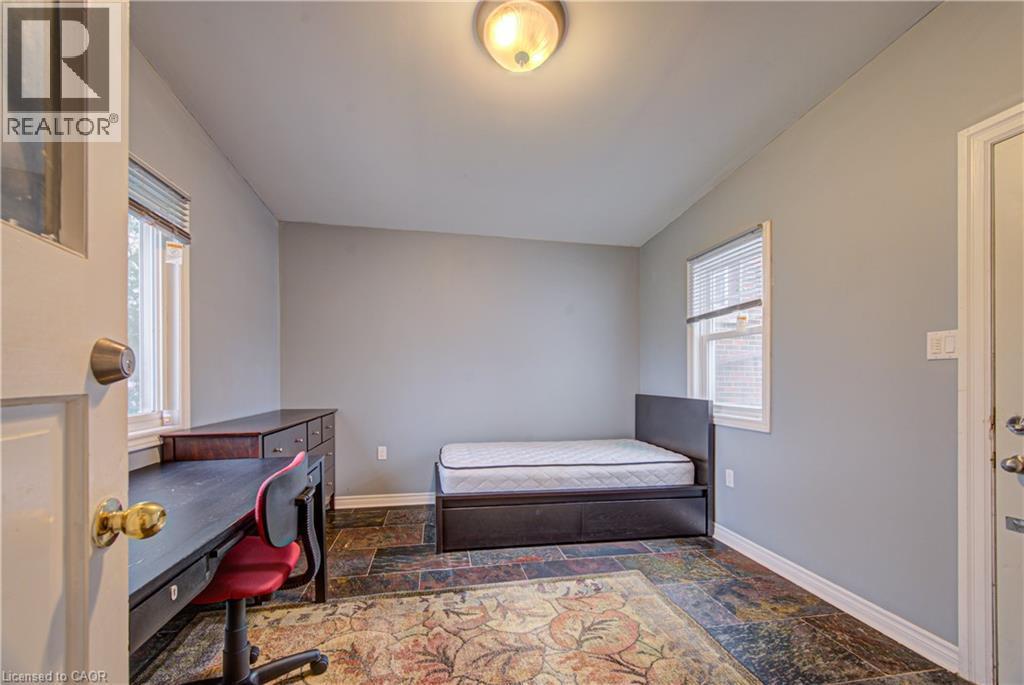 18 Norfolk Street N, Hamilton, ON - Indoor Photo Showing Other Room