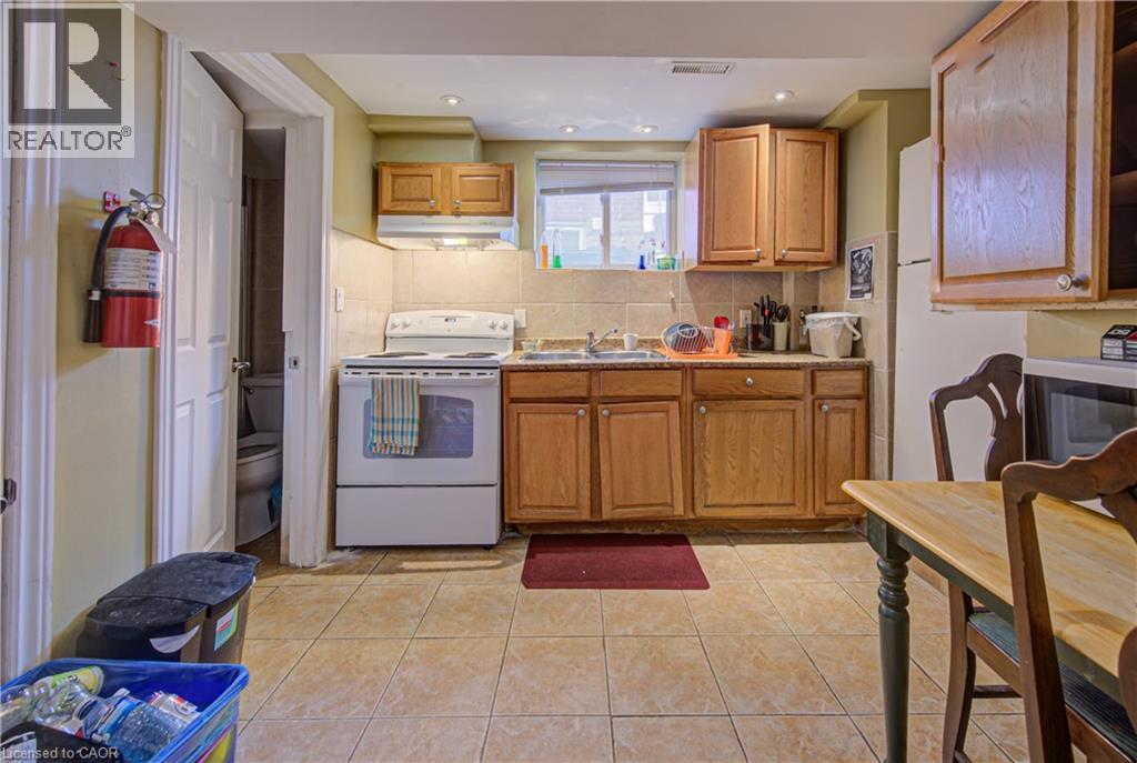18 Norfolk Street N, Hamilton, ON - Indoor Photo Showing Kitchen With Double Sink