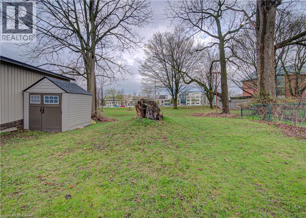 18 Norfolk Street N, Hamilton, ON - Outdoor