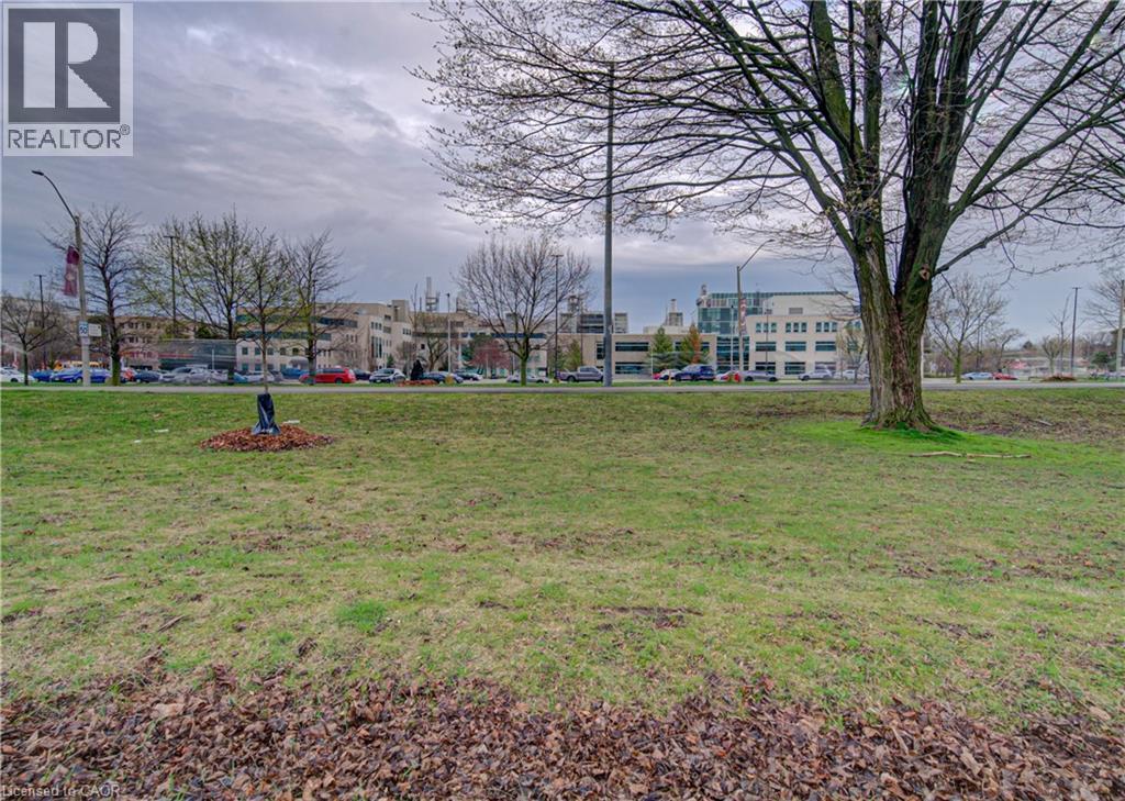 18 Norfolk Street N, Hamilton, ON - Outdoor With View