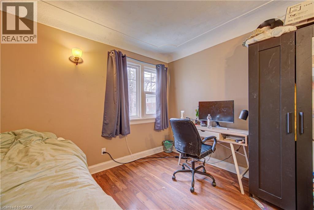 18 Norfolk Street N, Hamilton, ON - Indoor Photo Showing Other Room